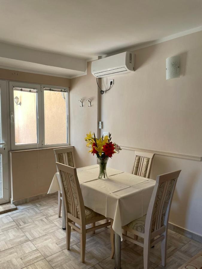 Apartman Pijavica Bijela Esterno foto